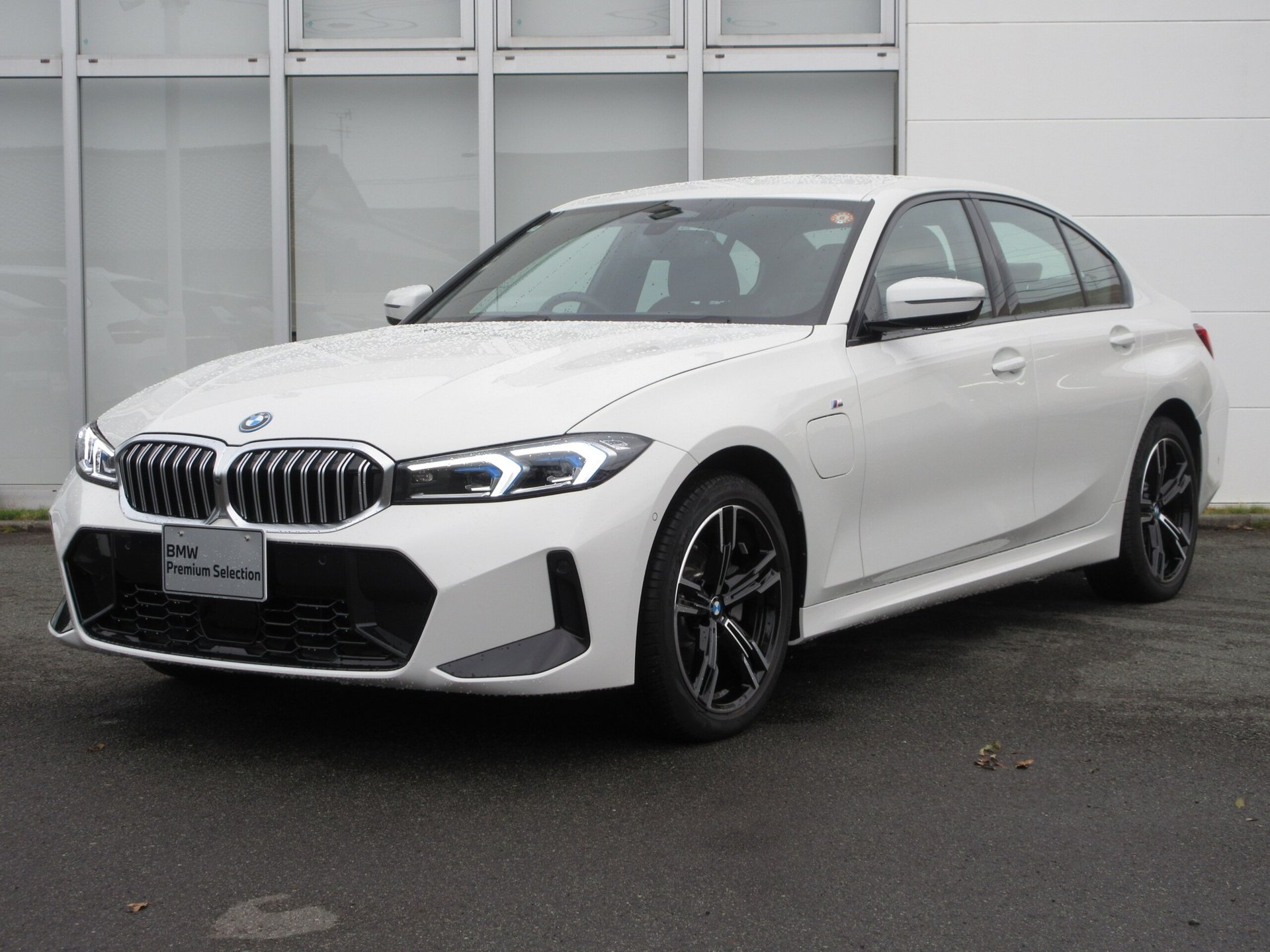 BMW 3 SERIES - View 1