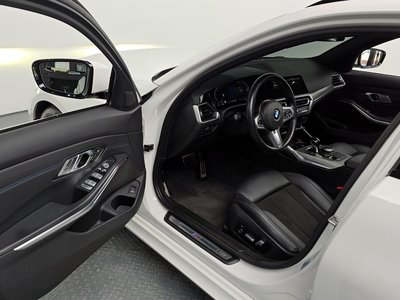 صورة 10 لـ 2021 BMW 3 SERIES