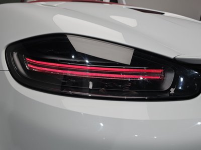 صورة 10 لـ 2019 Porsche 718