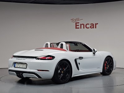 صورة 3 لـ 2019 Porsche 718
