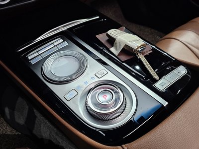 GENESIS G80 (RG3) - 9