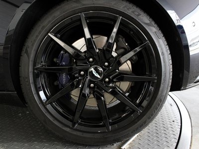 ASTON MARTIN DB11 - 8