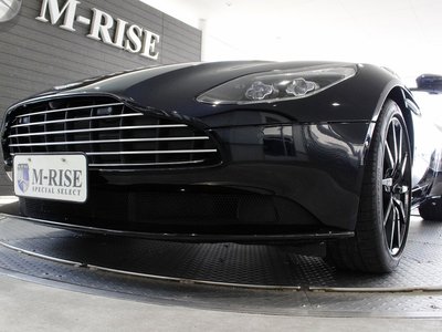 ASTON MARTIN DB11 - 4