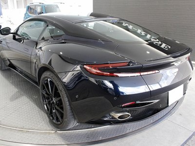 2017 Aston Martin DB11 photo 11