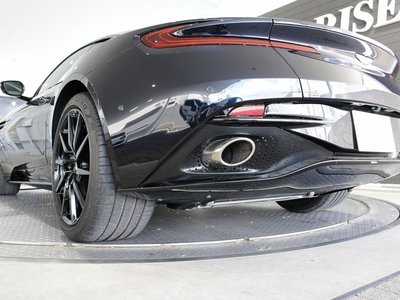 2017 Aston Martin DB11 photo 12