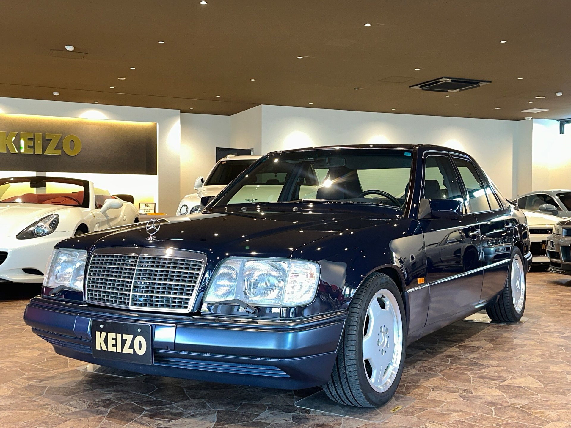 MERCEDES-BENZ E-CLASS - View 1