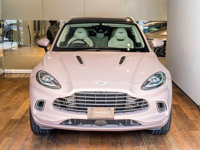 ASTON MARTIN DBX - 4