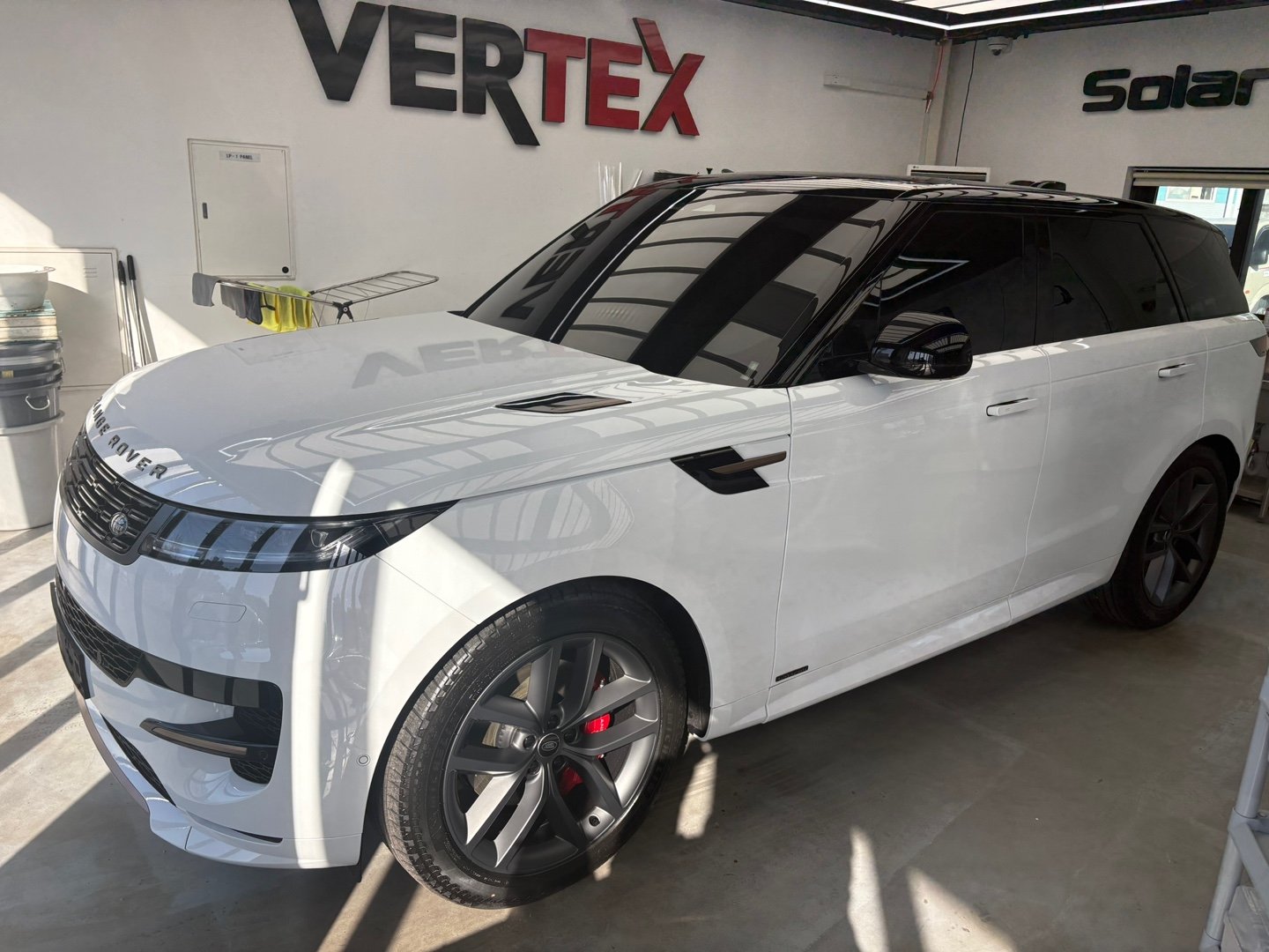 LAND ROVER RANGE ROVER SPORT - View 1