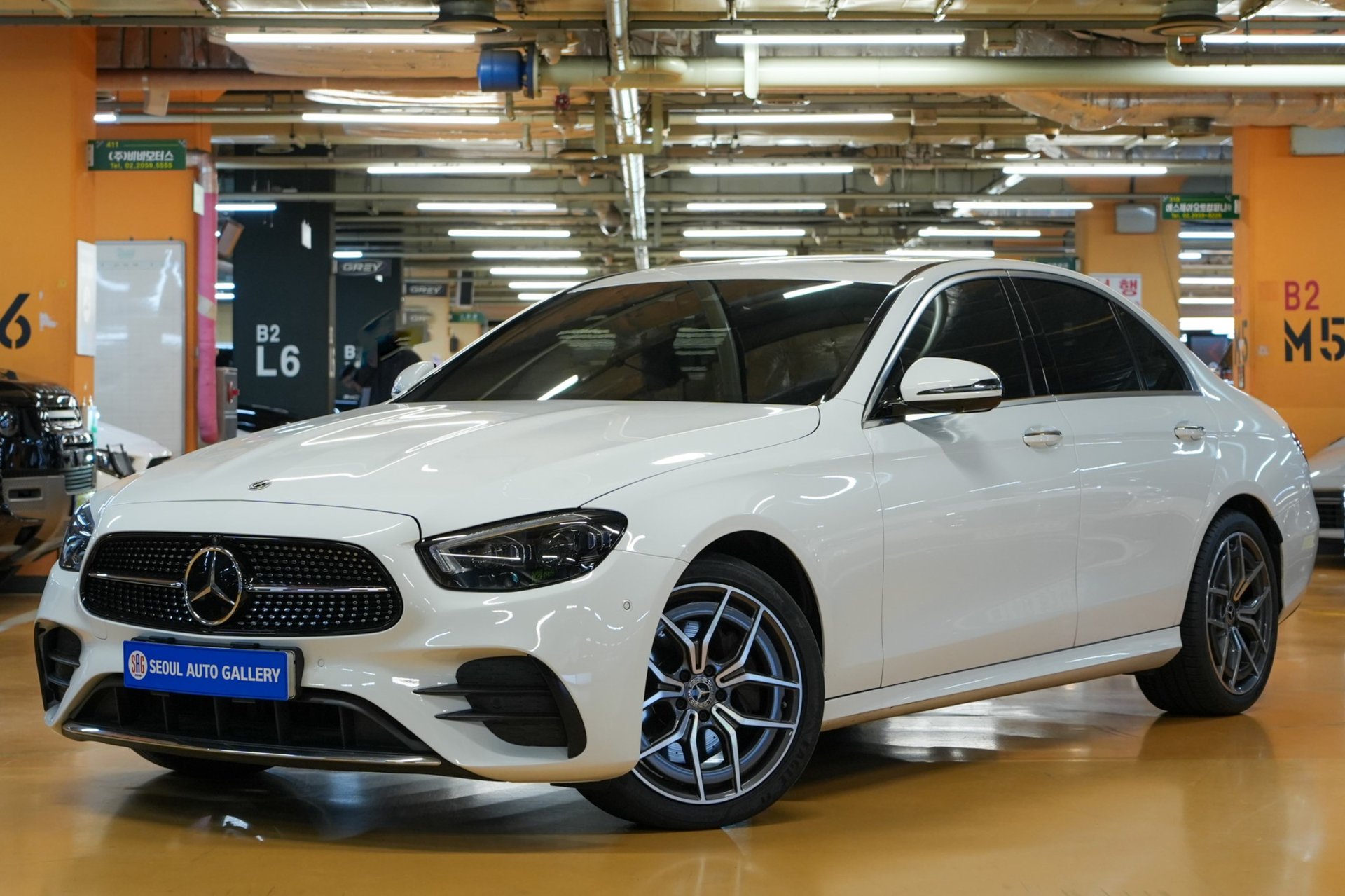 MERCEDES-BENZ E-CLASS - View 1