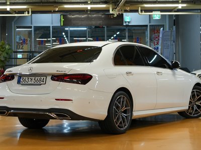 MERCEDES-BENZ E-CLASS - 4