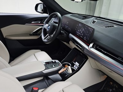 2024 BMW IX2 缩略图 26