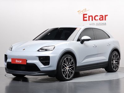 PORSCHE MACAN - 1