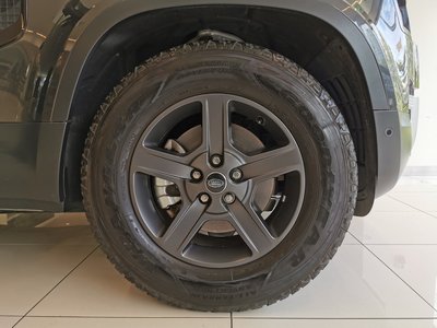 LAND ROVER DEFENDER - 9