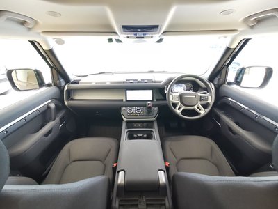 LAND ROVER DEFENDER - 4