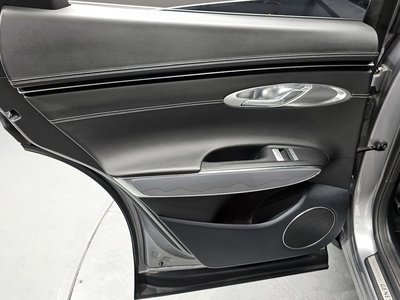 صورة مصغرة 15 لـ 2023 Genesis GV70