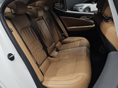 2022 Genesis THE NEW G70 thumbnail 11