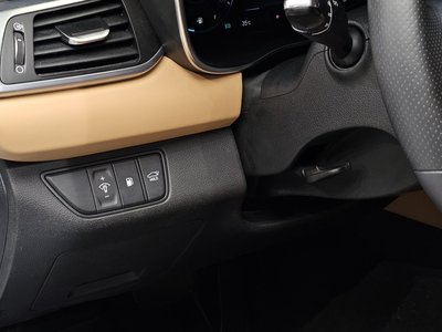 2022 Genesis THE NEW G70 thumbnail 16