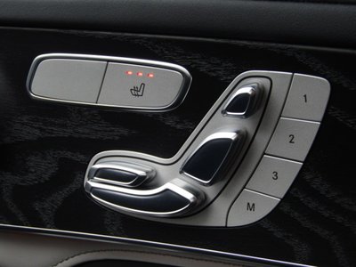 2016 Mercedes-BENZ C-CLASS AMG thumbnail 53