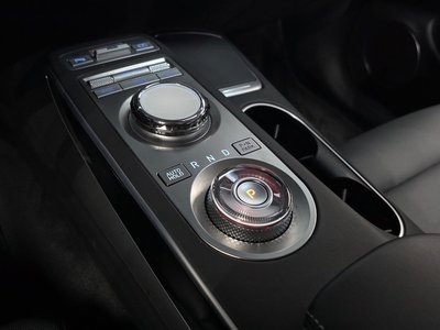 2022 Genesis GV70 photo 9