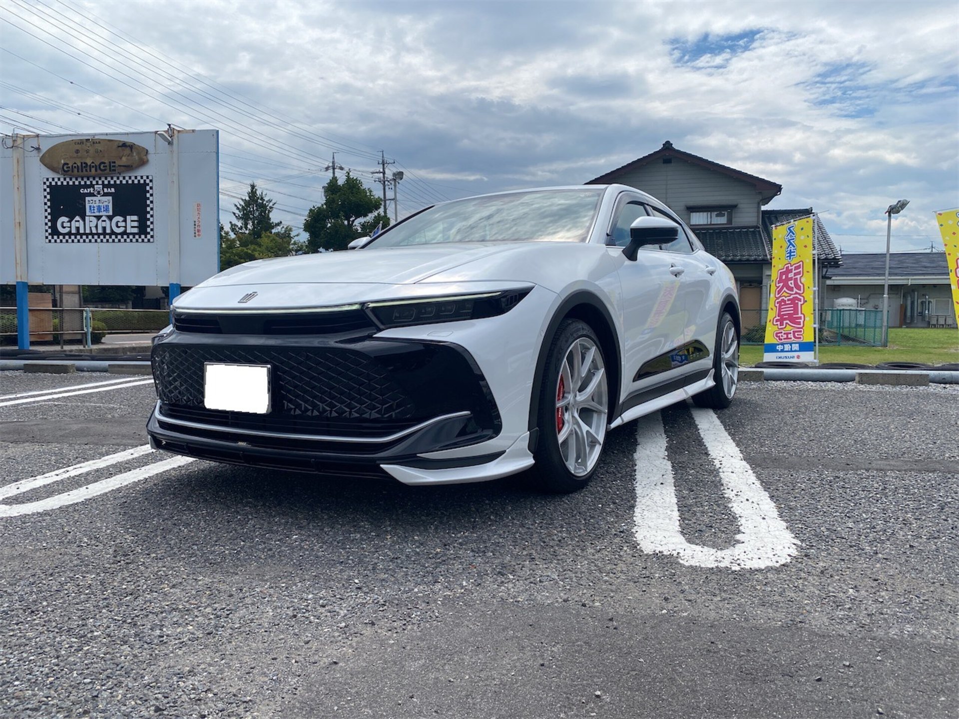 TOYOTA CROWN CROSSOVER - View 1