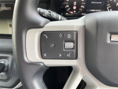 LAND ROVER DEFENDER - 8