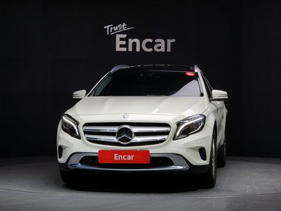 MERCEDES-BENZ GLA - 2