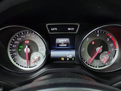 MERCEDES-BENZ GLA - 8