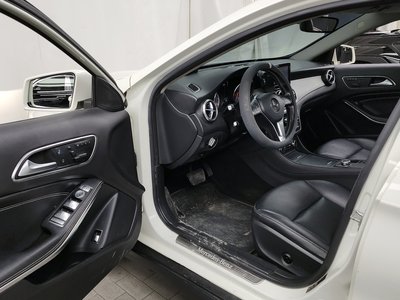 MERCEDES-BENZ GLA - 10