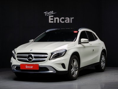 MERCEDES-BENZ GLA - 1
