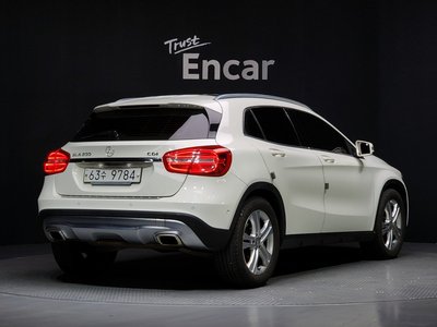 MERCEDES-BENZ GLA - 3