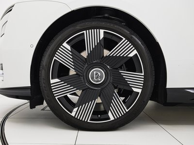 ROLLS-ROYCE SPECTRE - 8