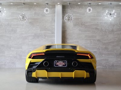 صورة 6 لـ 2022 Lamborghini HURACAN