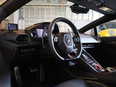 صورة 10 لـ 2022 Lamborghini HURACAN