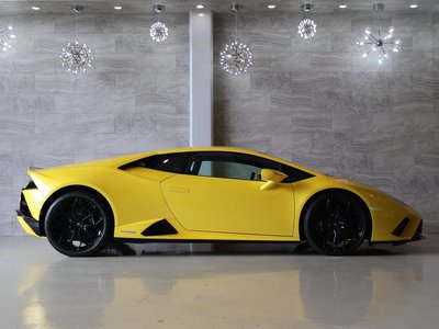 صورة 8 لـ 2022 Lamborghini HURACAN