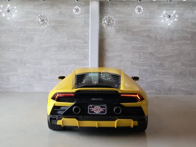صورة 7 لـ 2022 Lamborghini HURACAN