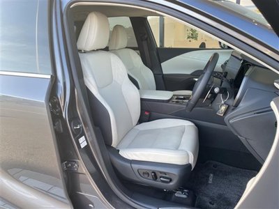 صورة مصغرة 16 لـ 2025 Lexus RX