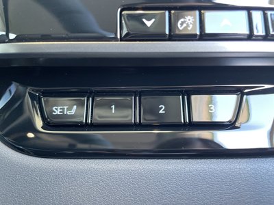 صورة مصغرة 77 لـ 2025 Lexus RX