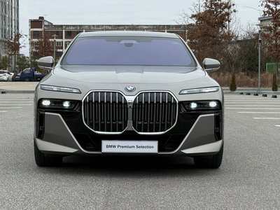 BMW 7 SERIES - 2