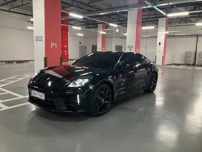 PORSCHE PANAMERA - 1