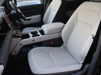 LAND ROVER DEFENDER - 5