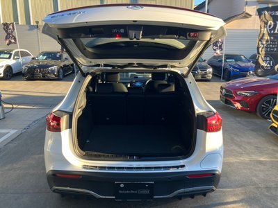 MERCEDES-BENZ EQA - 7