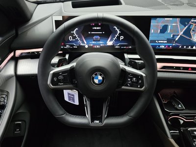 صورة مصغرة 13 لـ 2025 BMW 5 SERIES