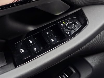 صورة مصغرة 15 لـ 2025 BMW 5 SERIES