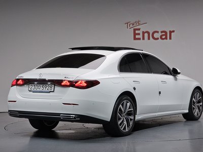 2024 Mercedes-BENZ E-CLASS photo 3
