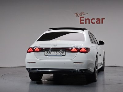 2024 Mercedes-BENZ E-CLASS photo 4