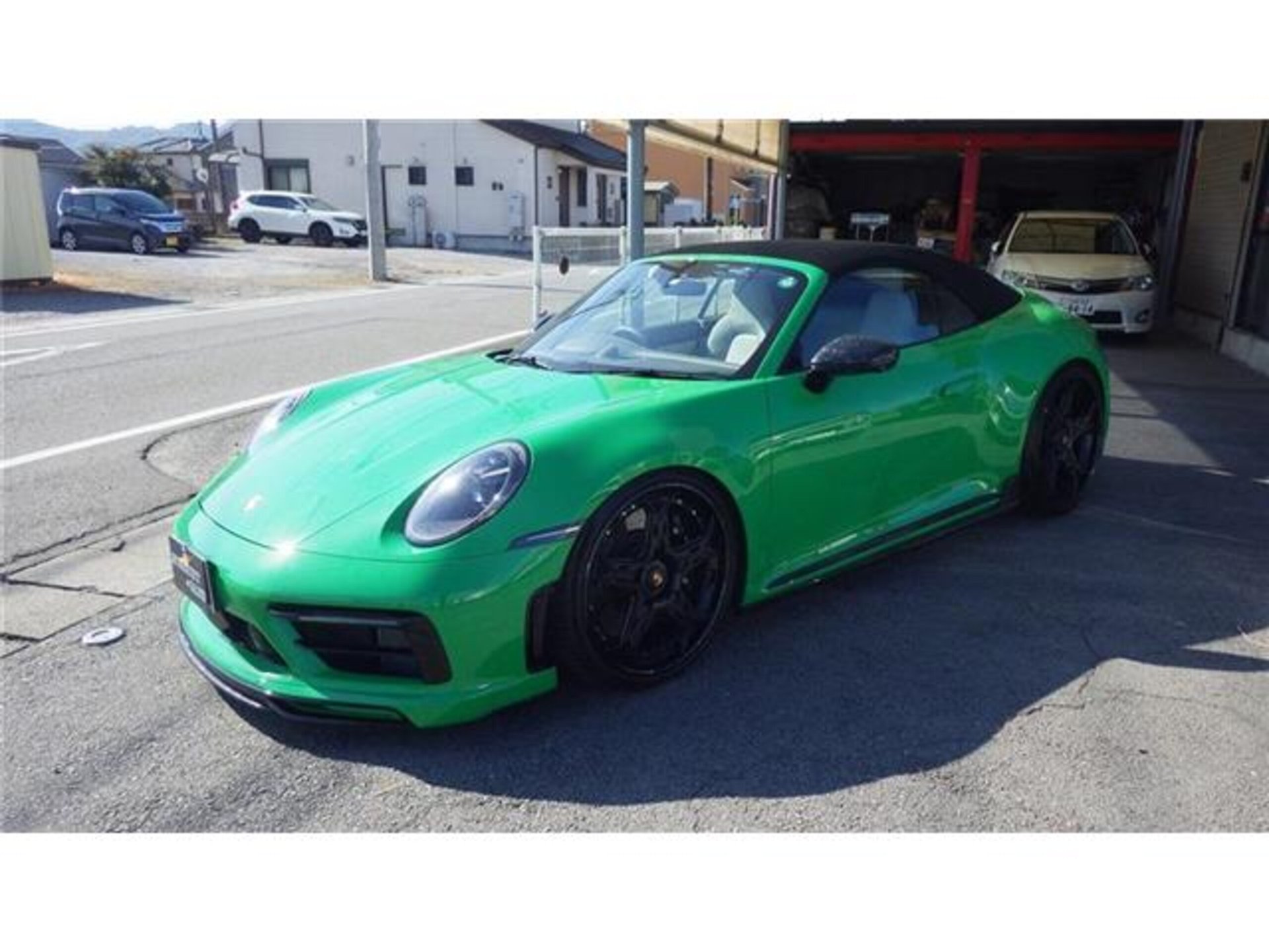 PORSCHE 911 CABRIOLET - View 1