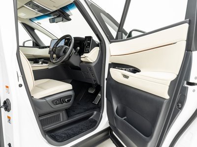 صورة مصغرة 18 لـ 2024 Lexus LM
