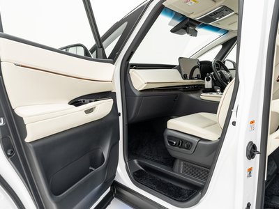 صورة مصغرة 32 لـ 2024 Lexus LM