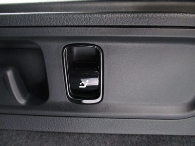 2025 MERCEDES-BENZ C-CLASS photo 10