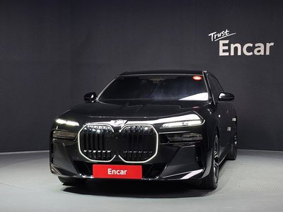 2024 BMW 7 SERIES photo 2